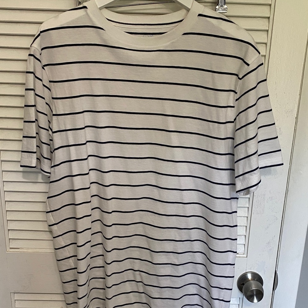 Vineyard Vines Navy and White Striped Tee